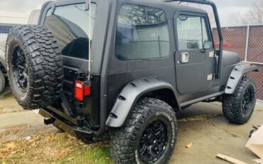Jeep-Wrangler-1988-Black-Cream-2