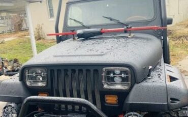 Jeep-Wrangler-1988-Black-Cream