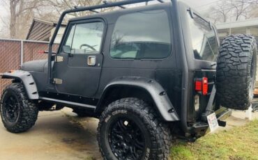 Jeep-Wrangler-1988-Black-Cream-4