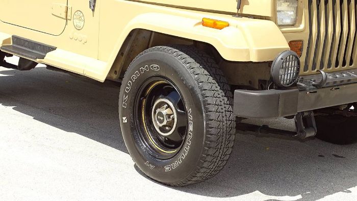 Jeep-Wrangler-1988-Custom-14