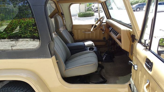Jeep-Wrangler-1988-Custom-4