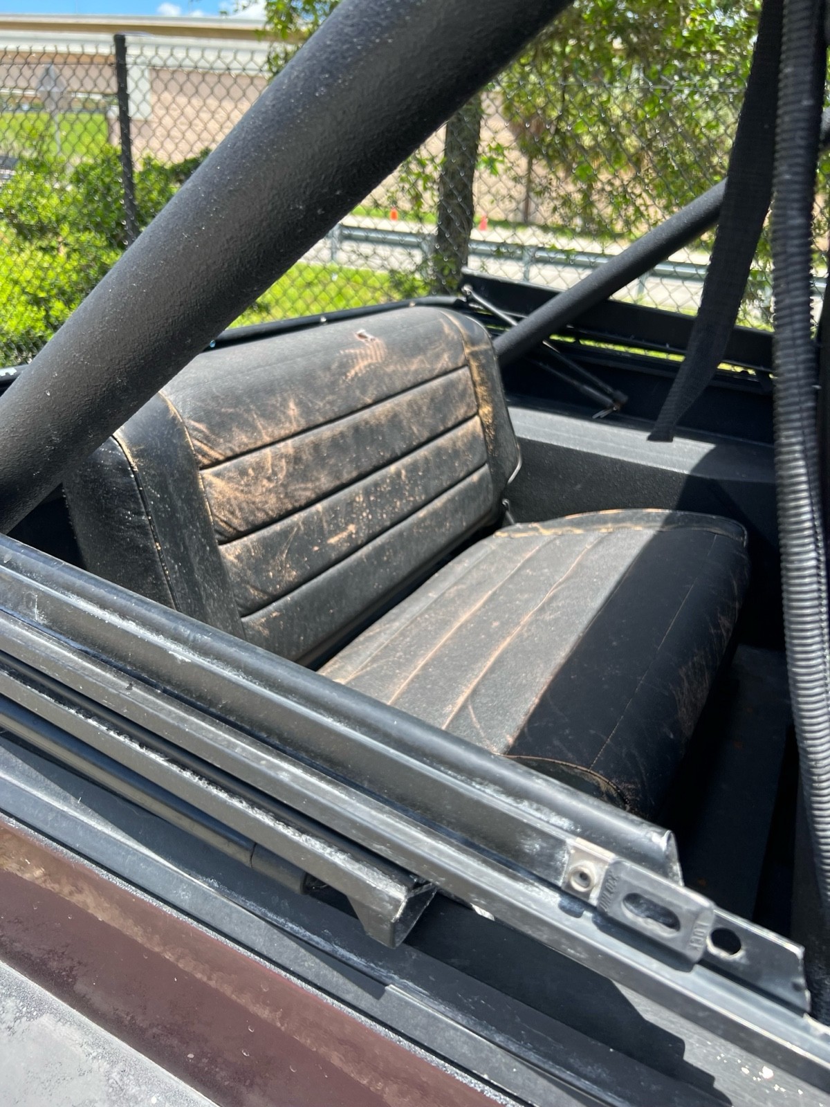 Jeep-Wrangler-1988-SUV-10