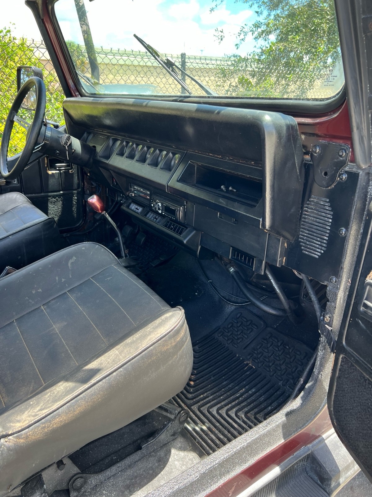 Jeep-Wrangler-1988-SUV-11