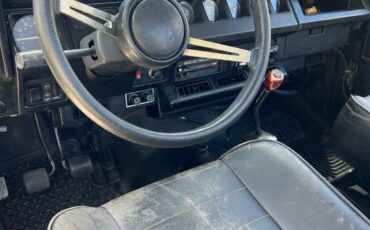 Jeep-Wrangler-1988-SUV-13