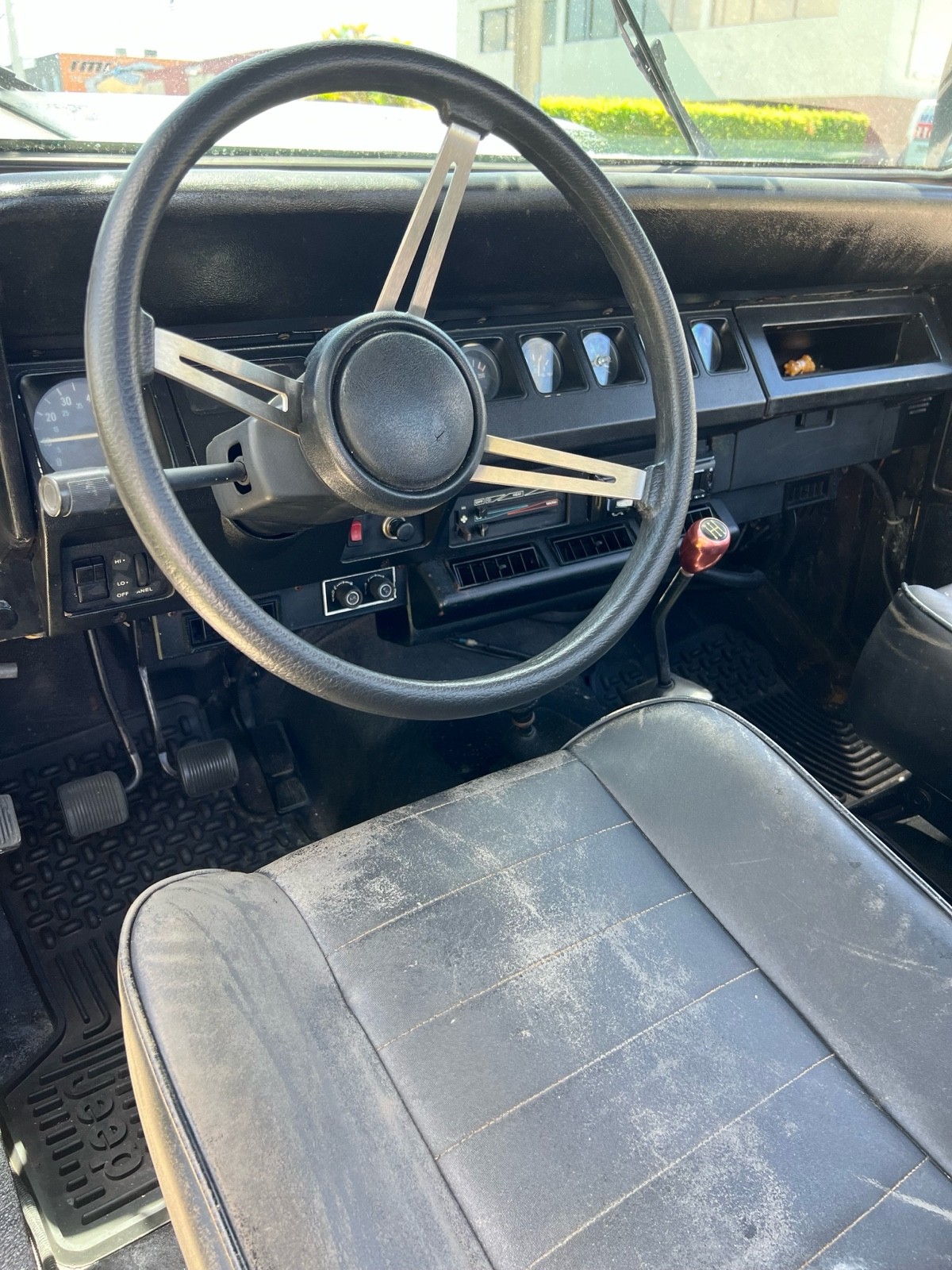 Jeep-Wrangler-1988-SUV-13