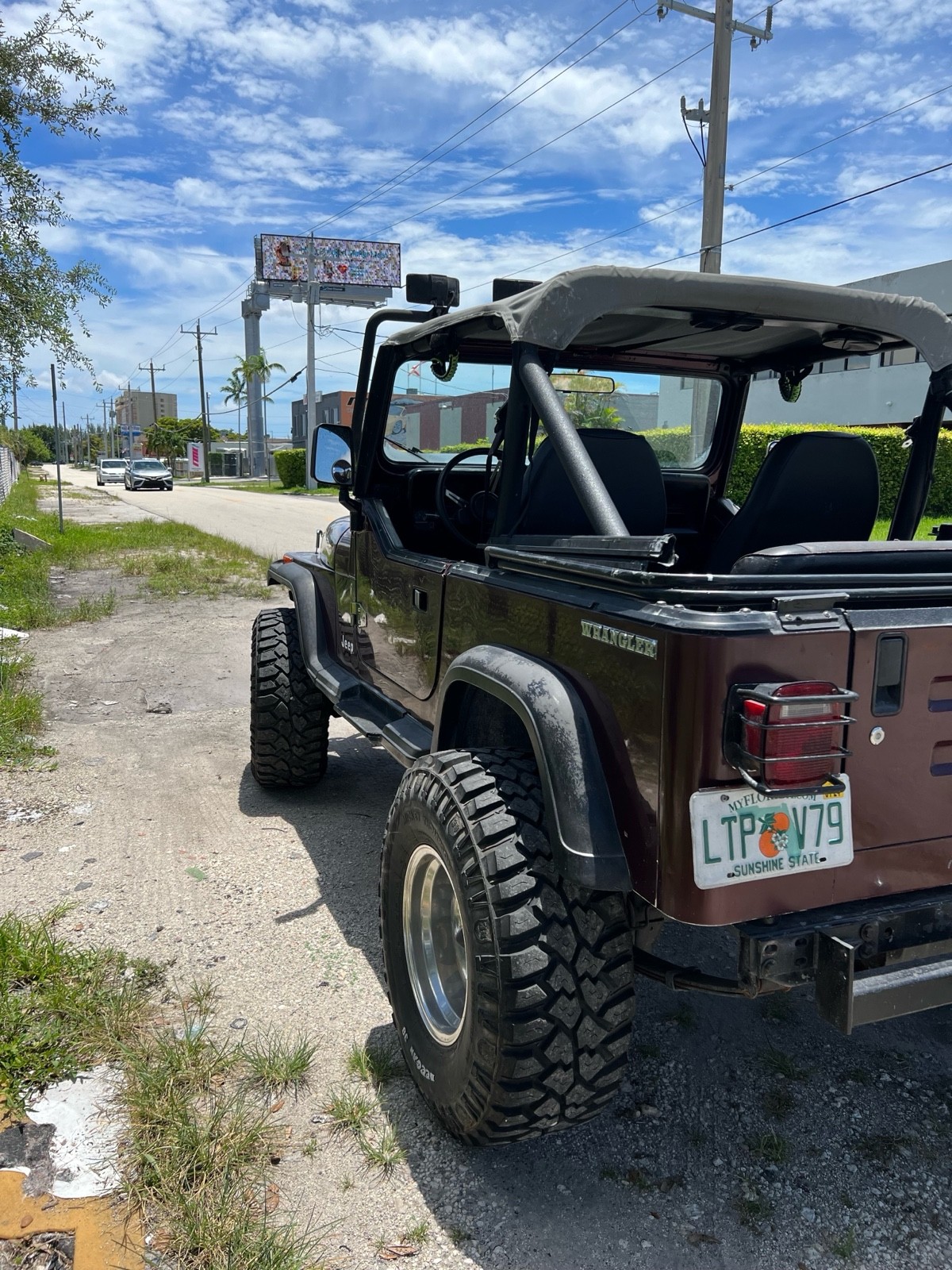 Jeep-Wrangler-1988-SUV-4