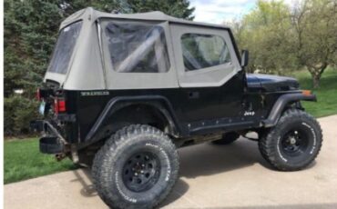 Jeep-Wrangler-1989-Black-3