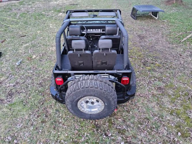 Jeep-Wrangler-1991-Black-4