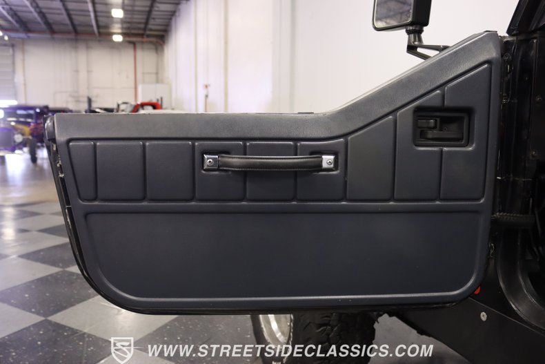 Jeep-Wrangler-1991-Black-Gray-38