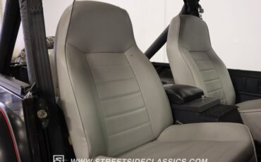 Jeep-Wrangler-1991-Black-Gray-49