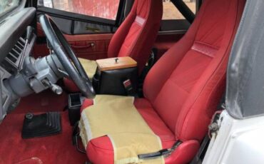 Jeep-Wrangler-1991-White-Red-3