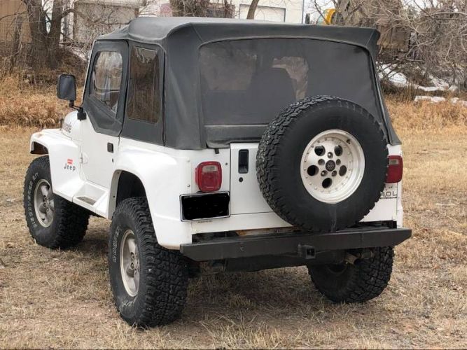 Jeep-Wrangler-1991-White-Red