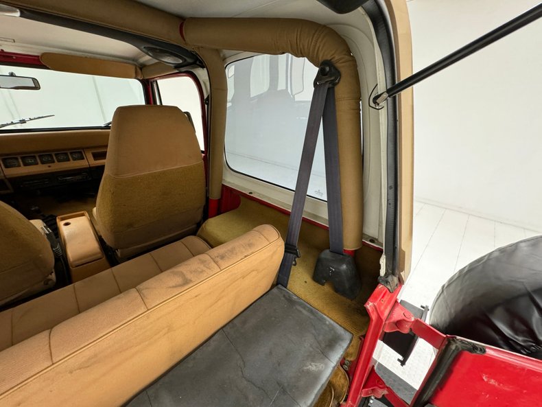 Jeep-Wrangler-1994-Red-Saddle-25