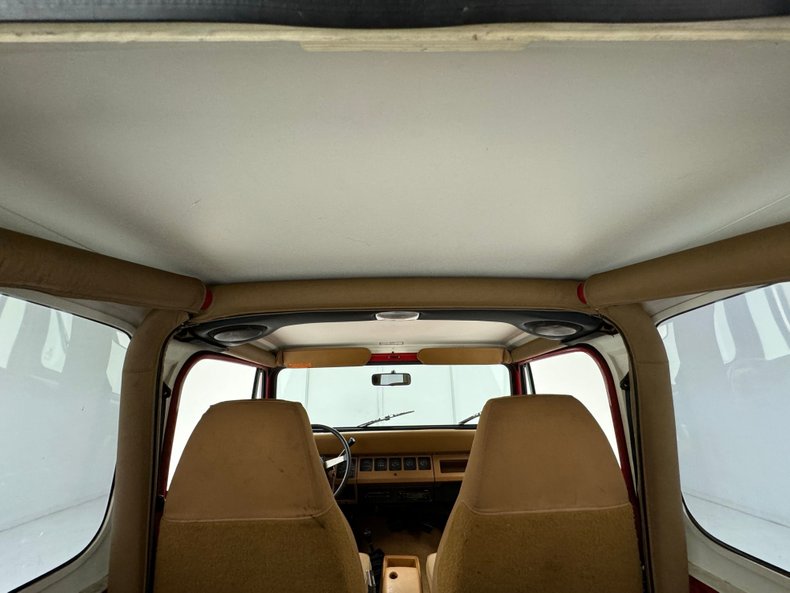 Jeep-Wrangler-1994-Red-Saddle-7