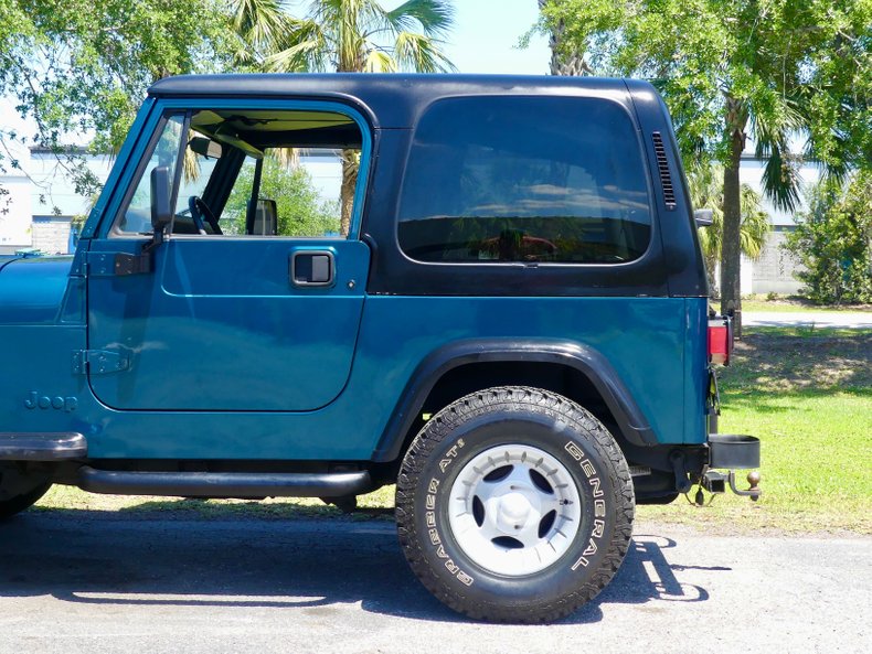 Jeep-Wrangler-1995-Emerald-Green-Metall-Gray-1
