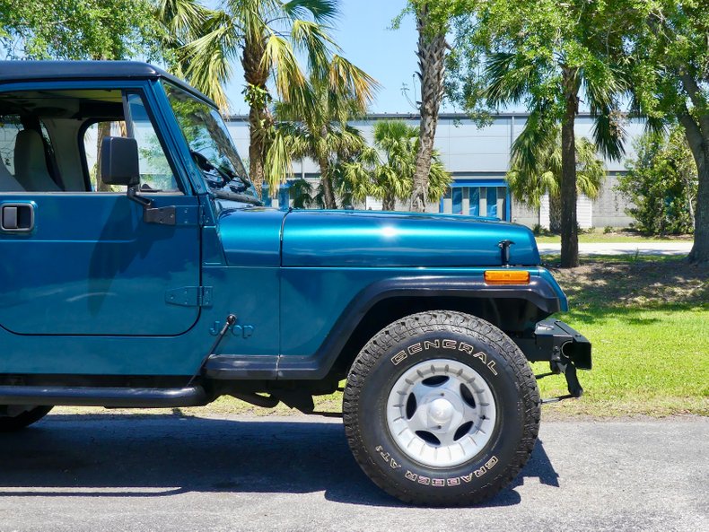 Jeep-Wrangler-1995-Emerald-Green-Metall-Gray-16