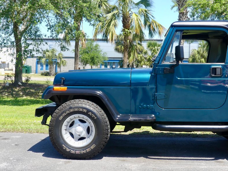 Jeep-Wrangler-1995-Emerald-Green-Metall-Gray-34