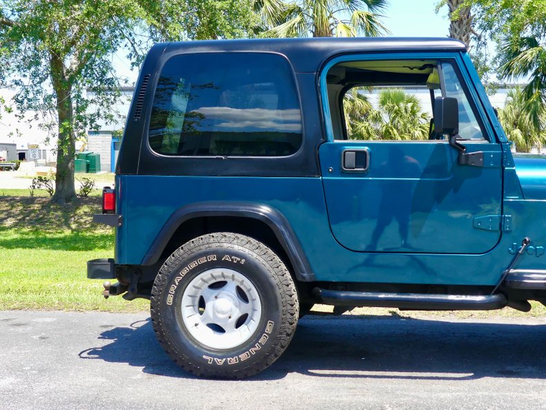 Jeep-Wrangler-1995-Emerald-Green-Metall-Gray-35