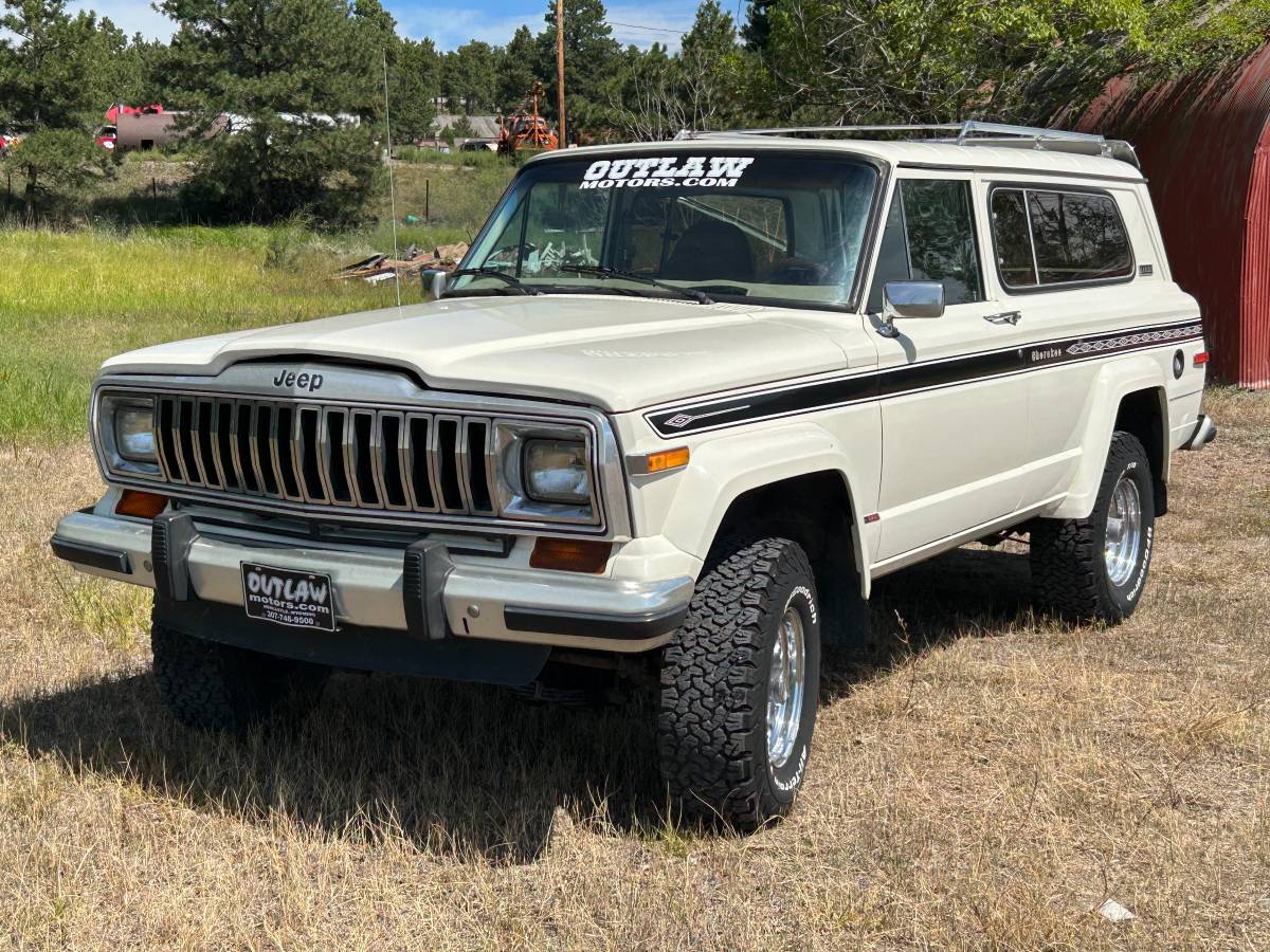 Jeep-cherokee-laredo-4x4-1983-1