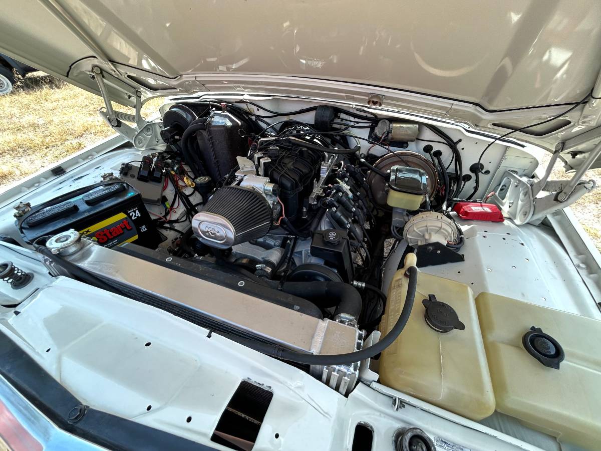 Jeep-cherokee-laredo-4x4-1983-10