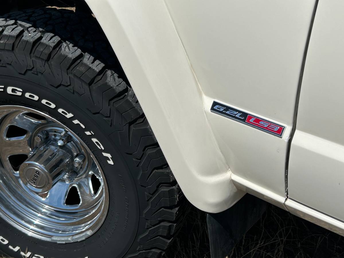 Jeep-cherokee-laredo-4x4-1983-2