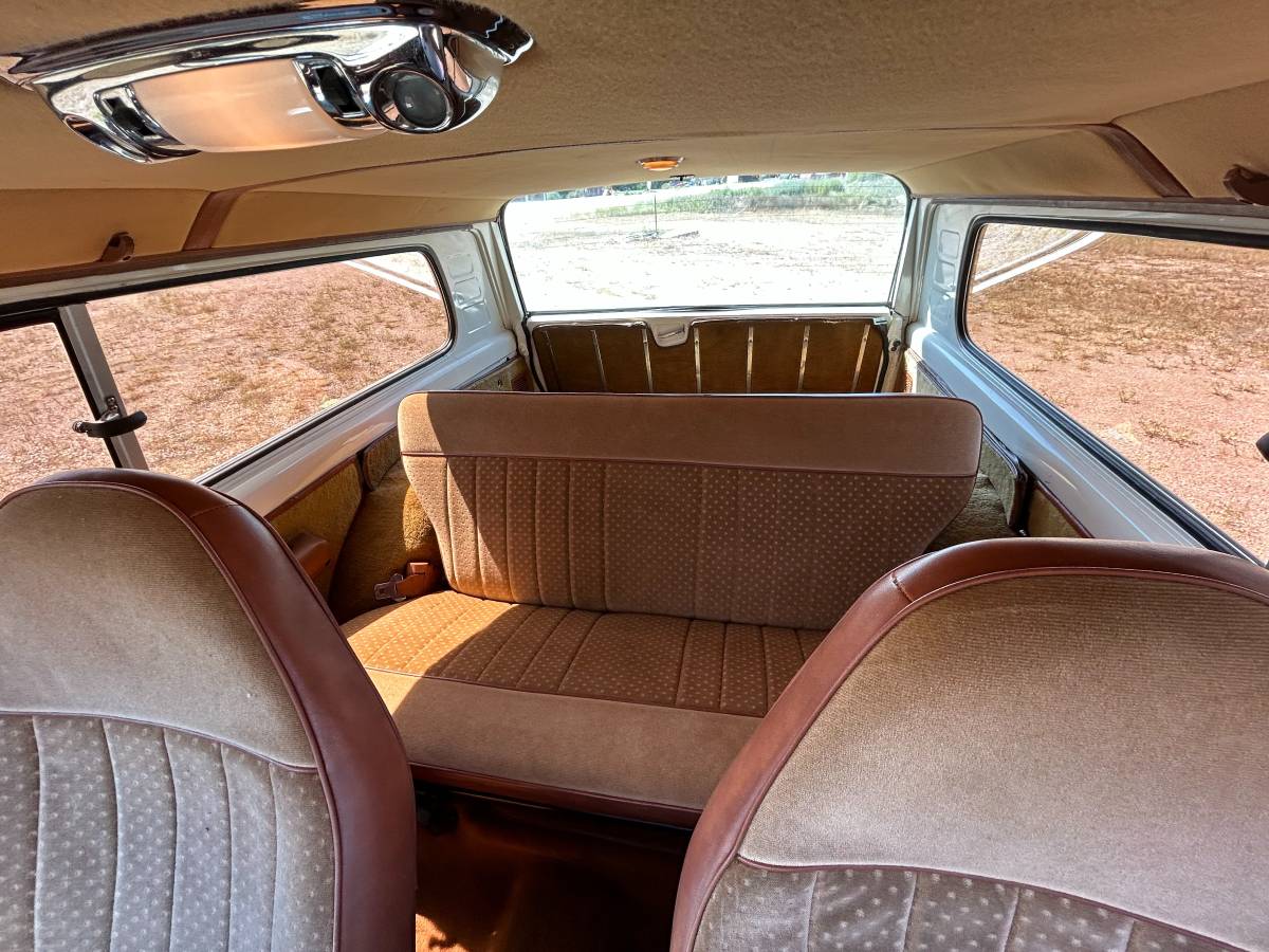 Jeep-cherokee-laredo-4x4-1983-7