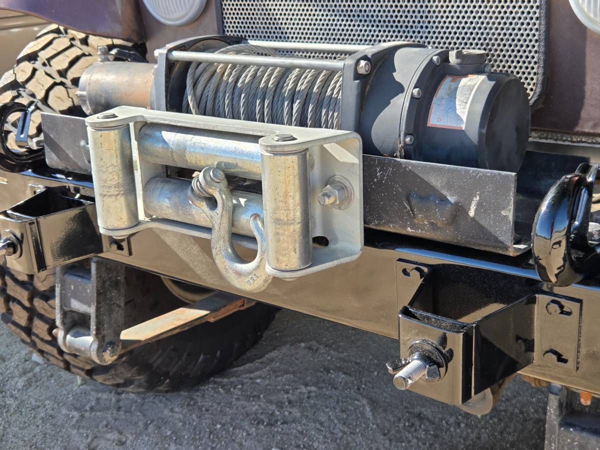 Jeep-cj-7-1982-brown-6