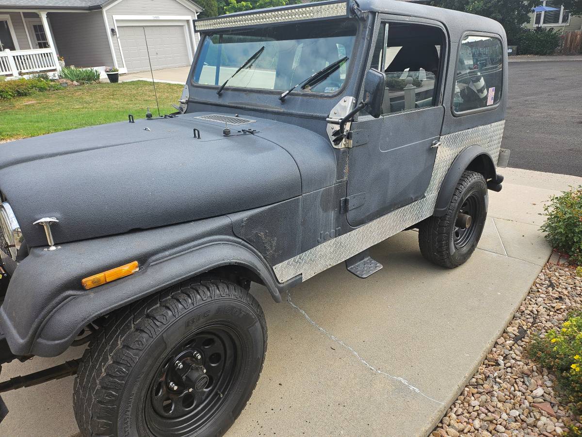 Jeep-cj7-1980-black-2