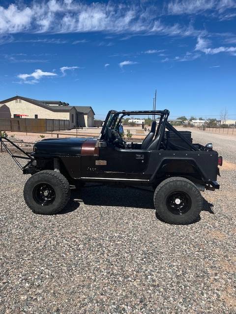 Jeep-cj7-1981-black-1