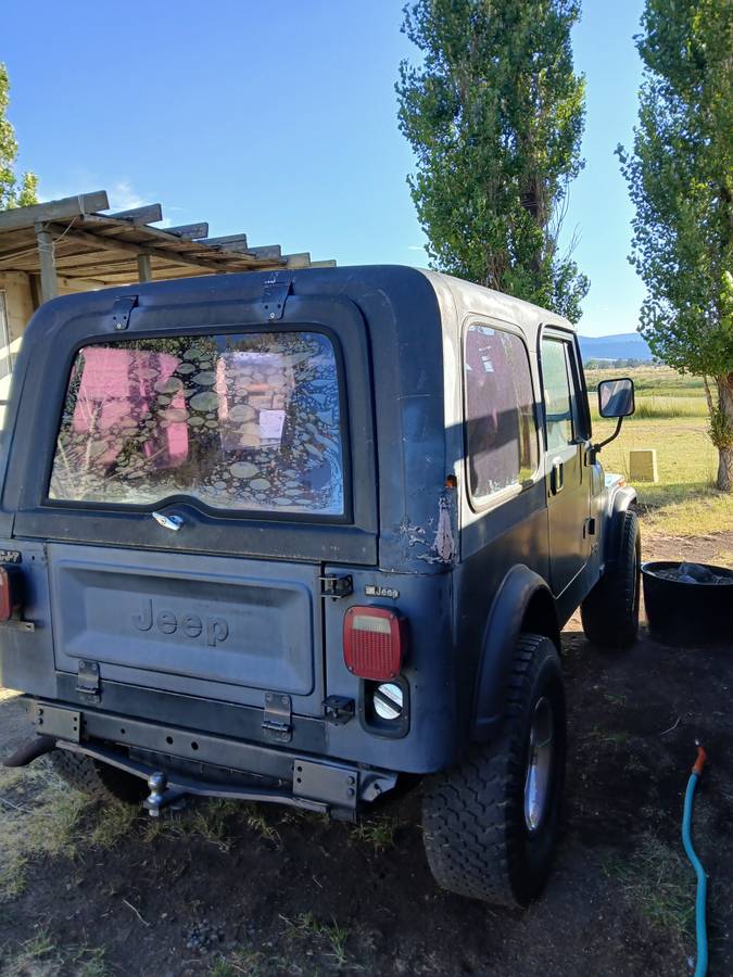 Jeep-cj7-1983-black-2