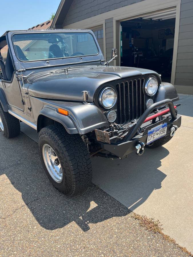 Jeep-cj7-1984-silver-3