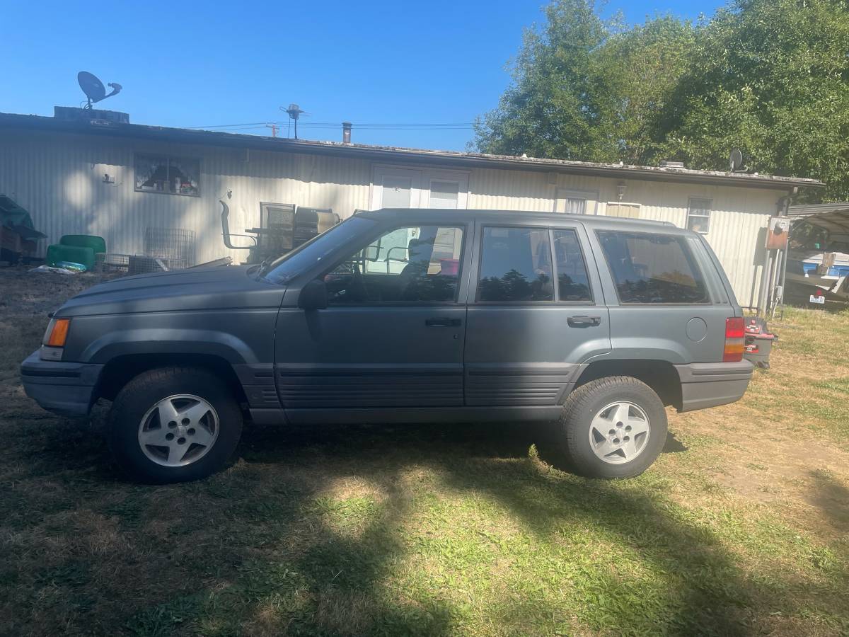 Jeep-grand-cherokee-laredo-1993-grey-2