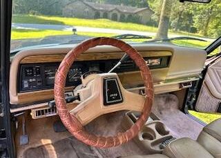 Jeep-grand-wagoneer-1990-black-10