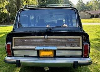 Jeep-grand-wagoneer-1990-black-5