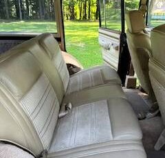 Jeep-grand-wagoneer-1990-black-7