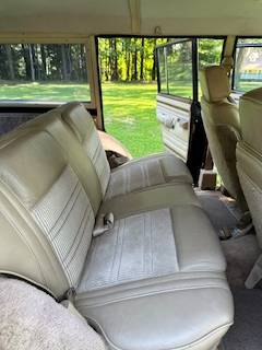 Jeep-grand-wagoneer-1990-black-7