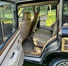Jeep-grand-wagoneer-1990-black-8