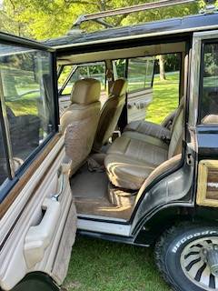 Jeep-grand-wagoneer-1990-black-8