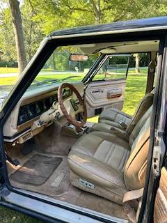Jeep-grand-wagoneer-1990-black-9