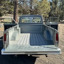 Jeep-j10-1976-grey-1