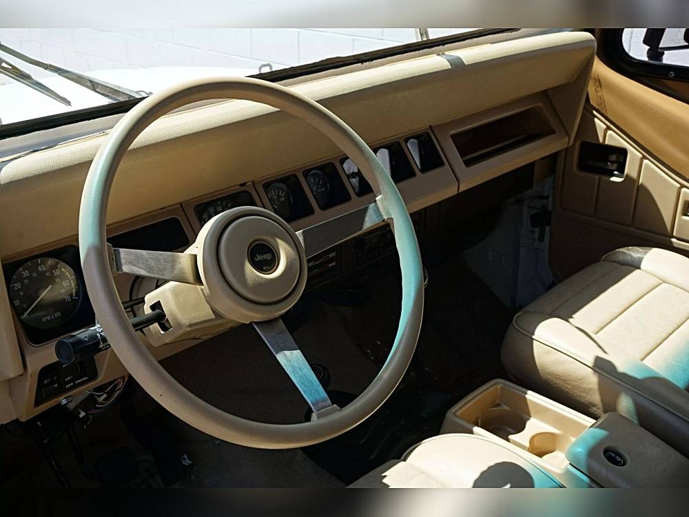 Jeep-wrangler-1991-white-10