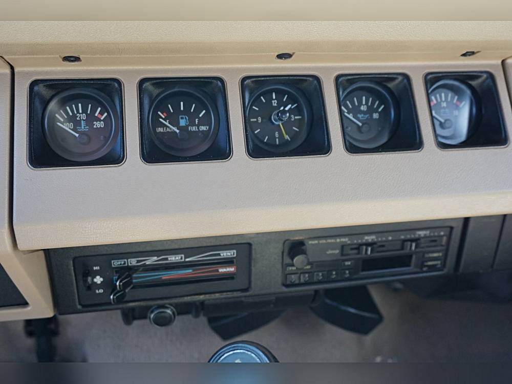 Jeep-wrangler-1991-white-12