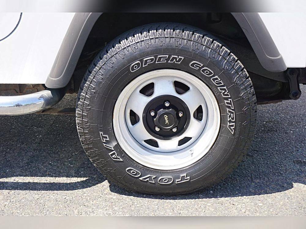 Jeep-wrangler-1991-white-14