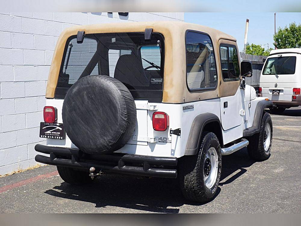 Jeep-wrangler-1991-white-5
