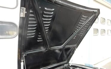 Jensen-Interceptor-1976-Black-Black-12