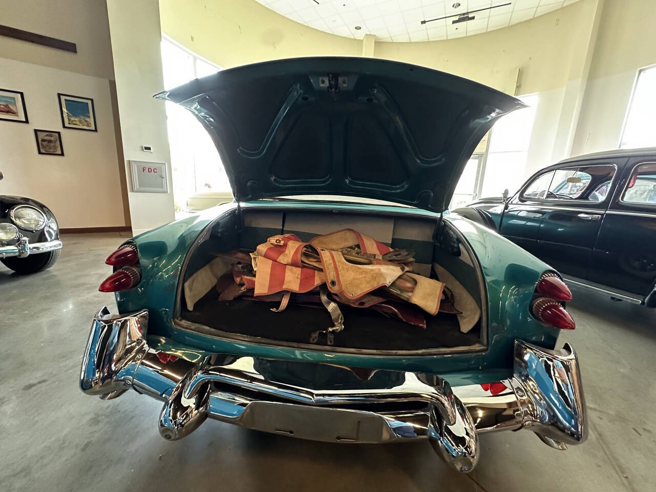 Kaiser-Manhattan-1954-Sedan-21