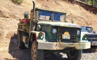 Kaiser-duece-and-a-half-6x6-diesel-1968-green-1