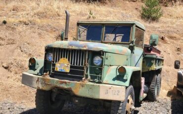 Kaiser-duece-and-a-half-6x6-diesel-1968-green