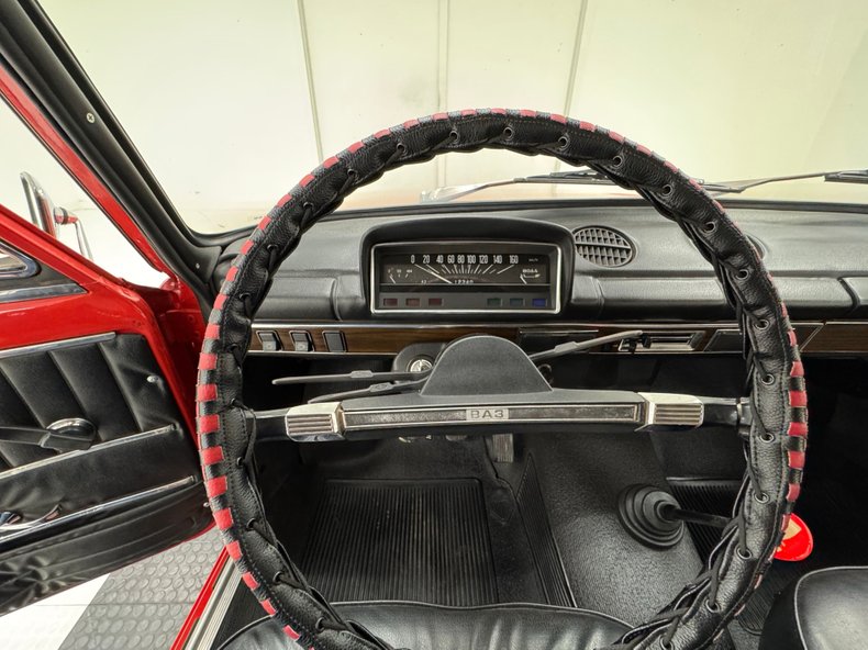 Lada-Other-1985-Corrida-Red-Black-12