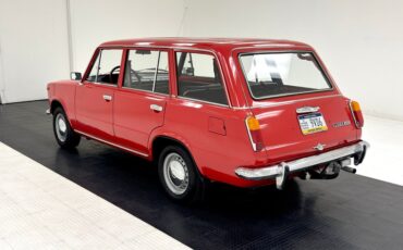 Lada-Other-1985-Corrida-Red-Black-2